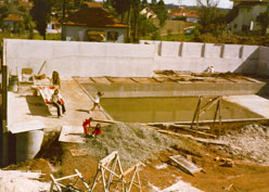 Piscina da Amaral ainda em construção, no fim dos anos 1970
